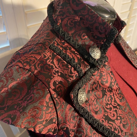 Gothic black and burgundy corset top - Picture 10 of 14